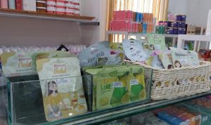 Produk sheet mask di toko kosmetik Bandar Lampung || Foto Saibetik.com