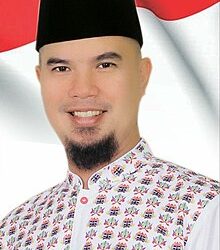  Persaingan Seru di Pilwakot Surabaya: Ahmad Dhani Maju Terus, Eri Cahyadi Tak Gentar