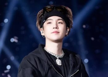  Heboh! ARMY Berbondong-bondong Menonton Suga BTS dalam Agust D TOUR D-DAY THE MOVIE