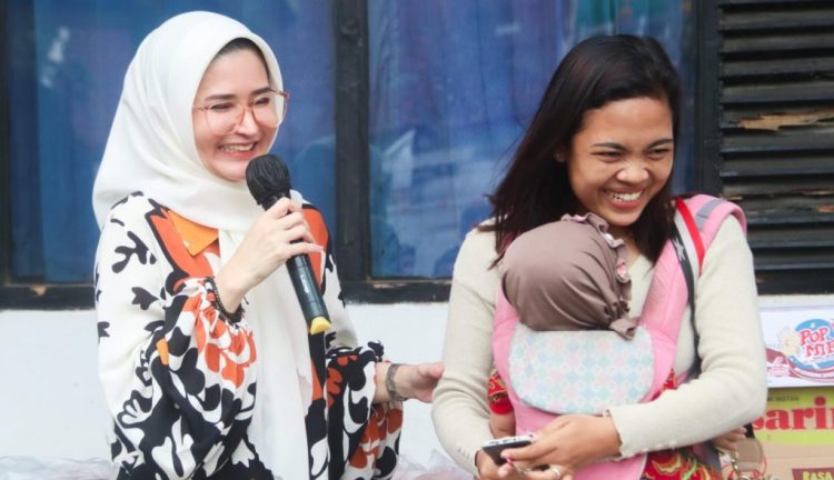 Ketua TP PKK Pesawaran Buka Pasar Murah Mandiri