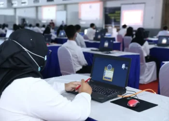 Fresh Graduate S1 Dilarang Ikut Seleksi PPPK: Fokus pada Tenaga Honorer