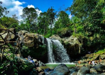 Curug Panglebur Gongso: Keajaiban Alam dan Kisah Raksasa Kumbakarna