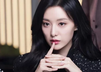 Kim Ji-won Ungkap Ketertarikan pada Genre Thriller dalam Wawancara dengan Cosmopolitan