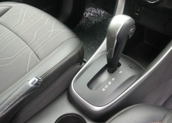  Kebiasaan Mengemudi yang Berpotensi Merusak Transmisi Mobil Matic