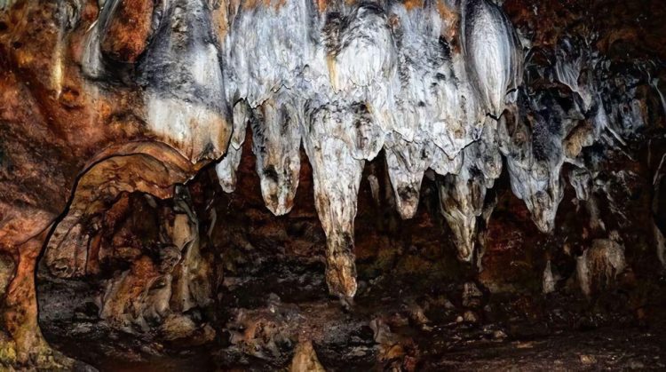 Goa Sriti: Mengenang Perlawanan Pangeran Diponegoro Melawan Penjajah Belanda