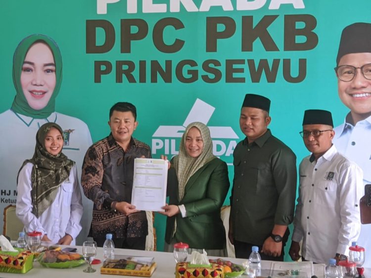 Kader PKB Pringsewu Kembalikan Berkas Pendaftaran Bakal Calon Bupati