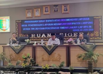 Sekda Lampura Pimpin Serah Terima LHP 2023 ke BPK RI