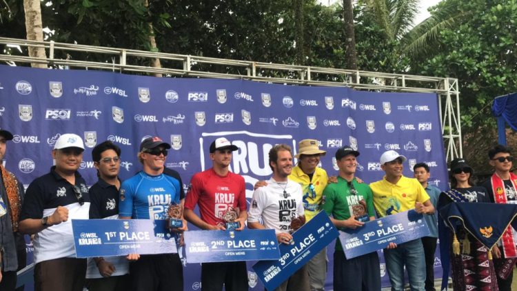 Juara Junior Men WSL Krui Pro 2024: 3 Atlet Indonesia Bersinar; Kapolda Lampung Mengucapkan Selamat