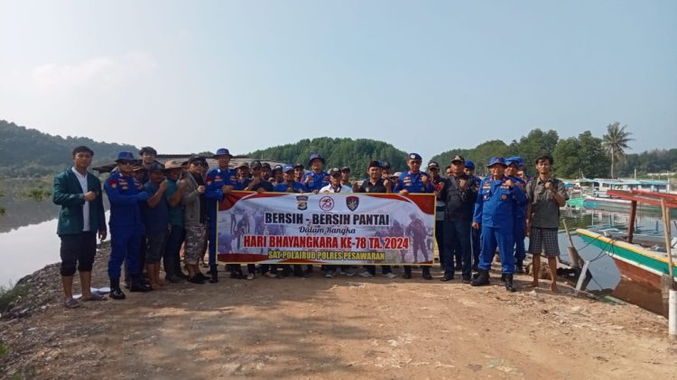 Polisi Perairan Pesawaran BERSAMA Jaga Laut Cukuh Nyi-Nyi di Hari Bhayangkara