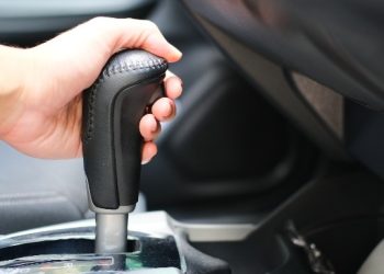 Perbaikan Segera Diperlukan: Tanda-tanda Masalah pada Transmisi Mobil Matic