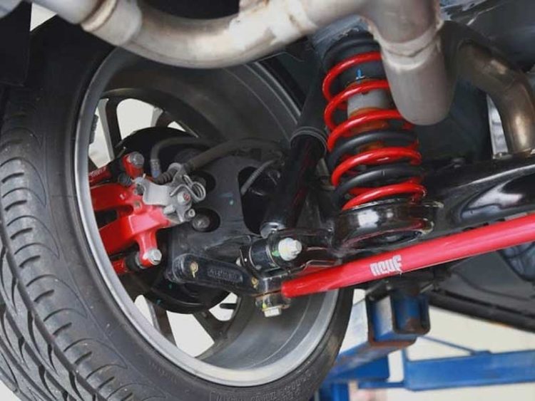 Ini 7 Tanda Waktunya Mengganti Sokbreker Mobil
