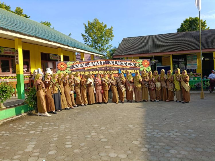 Meriah, SDN 5 Kelapa Tujuh Kotabumi-Lampura Gelar Acara Perpisahan dan Gelar Karya