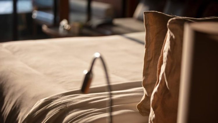 Peringatan: Waspada terhadap Potensi Kamera Tersembunyi di Kamar Hotel