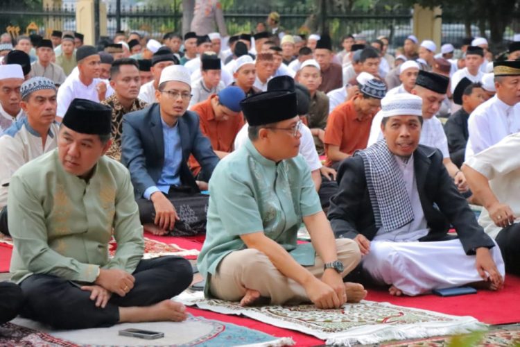 Polda Lampung Berkontribusi pada Idul Adha 2024 dengan Kurban 44 Hewan