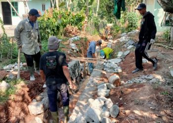 Pekon Bandungbaru Barat Bangun Drainase