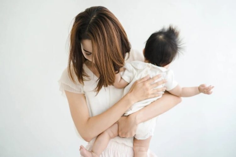 Ini Penyebab Bayi Rewel Malam Hari yang Disebut sebagai Pemicu Baby Blues