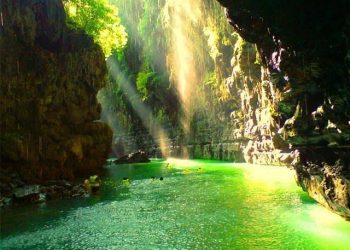 Cukang Taneuh, Green Canyon Asli Indonesia di Pangandaran yang Wajib Dikunjungi