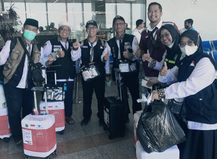 Jamaah Haji Kabupaten Pringsewu Gelombang Pertama Kembali dengan Sukacita dan Doa