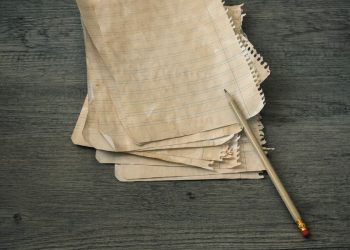 JANGAN DIBAKAR!Ini 6 Cara Daur Ulang Buku Tulis Bekas yang Tak Terpakai lagi