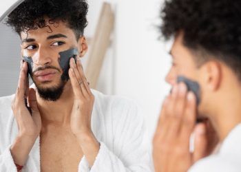 GANTENG MAKSIMAL!Ini 5 Rekomendasi Face Wash untuk Pria yang Efektif Bersihkan Wajah