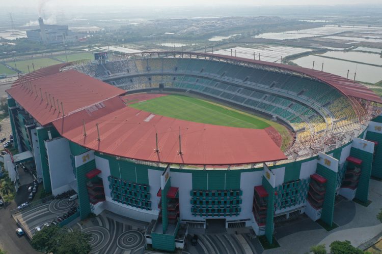 Waduh! Media Vietnam Ejek Stadion Gelora Bung Tomo, Katanya Bau Sampah
