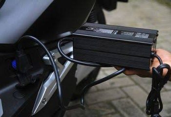 7 Tips Menjaga Agar Performa Baterai Motor Listrik tetap Optimal dan Awet