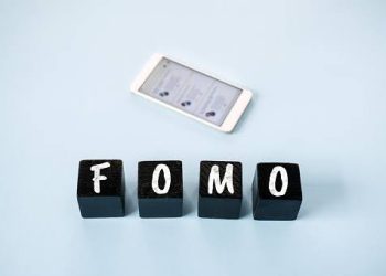 Kerap Dialami Milenial, Ini Karakteristik, Penyebab dan Dampak Psikologis dari FOMO