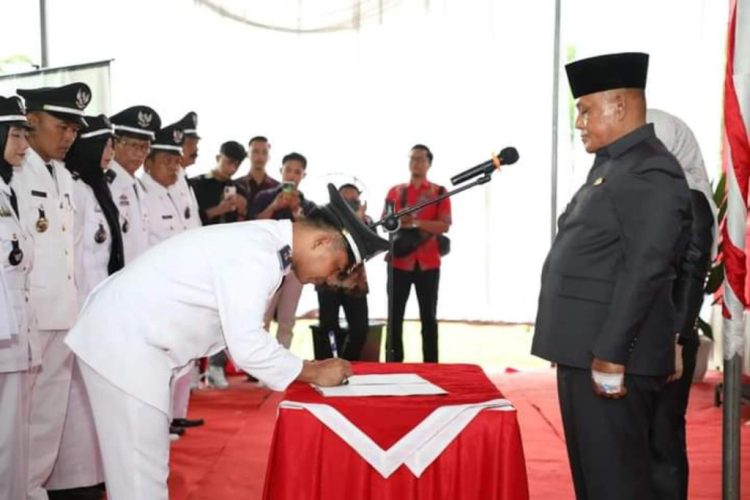 Bupati Nanang Ermanto Kukuhkan 33 Kepala Desa di 3 Kecamatan, Ini Pesannya