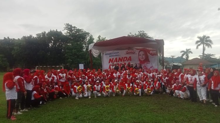 Senam CAKEP Jadi Tren, Ibu-ibu Teluk Pandan Dukung Nanda Indira Jadi Panutan