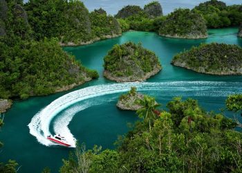 Menengok Keindahan Gugusan Pulau di Raja Ampat yang Eksotis