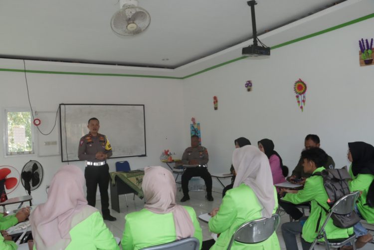 Tertib Berlalu Lintas Bersama Mahasiswa STAI YASBA