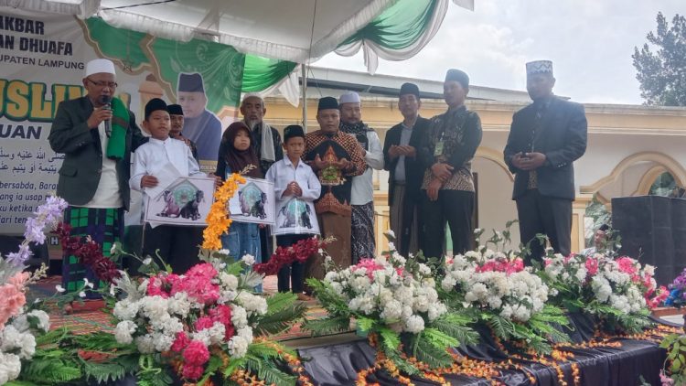 Kegiatan Religi Desa Pakuan Aji: Santunan dan Sunatan Massal