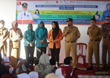 Pj Bupati Lampung Barat Resmikan Pekan Imunisasi Nasional Polio
