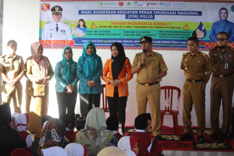 Pj Bupati Lampung Barat Resmikan Pekan Imunisasi Nasional Polio