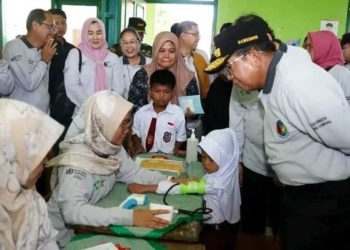 Pj Gubernur Lampung Canangkan Pekan Imunisasi Nasional Polio 2024 Tingkat Provinsi di Kabupaten Lampung Selatan 