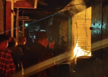 Kebakaran di Pasar Gadingrejo: Lima Kios Hangus.