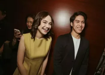 El Rumi Diduga Mengisyaratkan Lamaran untuk Syifa Hadju: Apa Kode di Balik Foto Ini?