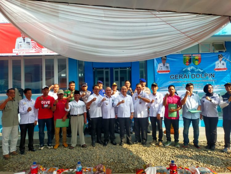 Resmikan Gerai Dolpin, PJ Bupati Tanggamus Permudah Akses Layanan Perikanan di Pelabuhan Syahbadar