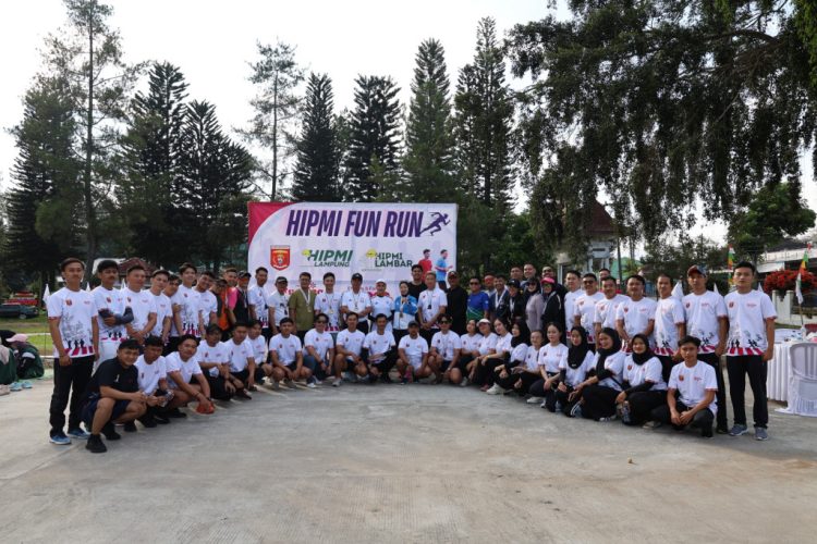 Pj Bupati Lampung Barat Lepas Peserta Fun Run: Kampanye Budaya Hidup Sehat Lewat Olahraga