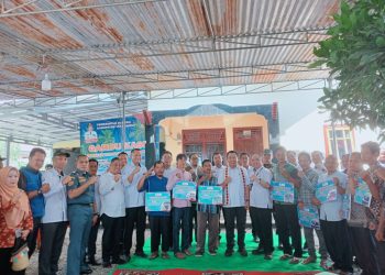 Pematang Sawa Resmikan Program GARDU KASIR, Penjabat Sekda Serahkan Bantuan Sarana Nelayan