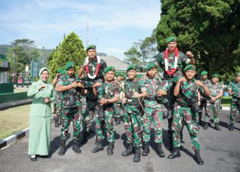 Atlet Taekwondo Berprestasi Serda Dafa dan Pratu Kelvin Disambut Hangat oleh Komandan Kodim 0422/Lampung Barat