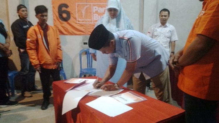 Partai Buruh Pringsewu Resmi Deklarasikan Dukungan untuk Paslon Riyanto–Umi Laila