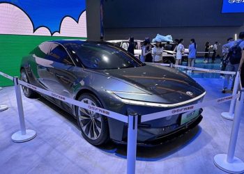 Toyota Luncurkan Mobil Listrik bZ7 dengan Desain Mewah dan Futuristik