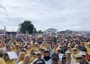 Ribuan Pendukung Paslon 02 Meriahkan Kampanye Akbar di Talang Padang