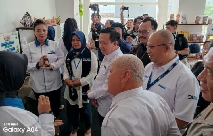 Pj Bupati Pringsewu Resmikan Kegiatan PKU Akbar PNM, Dukung UMKM Go Digital