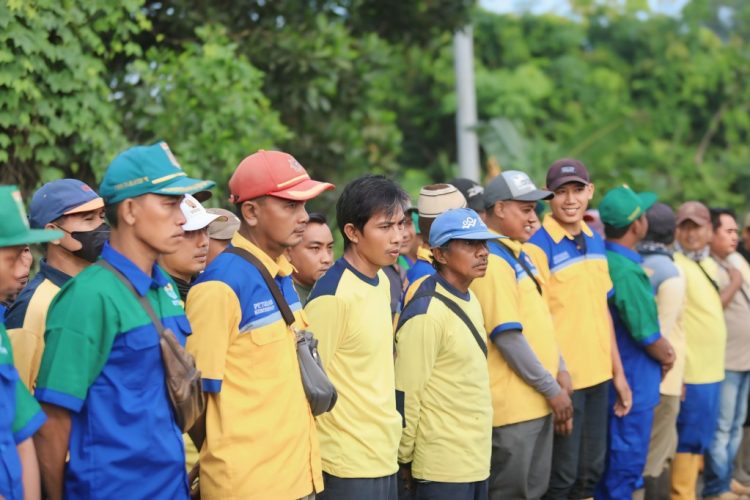 Wakil Bupati Lampung Tengah Pimpin Apel dan Aksi Bersih Lingkungan di Jalan Lingkar Barat