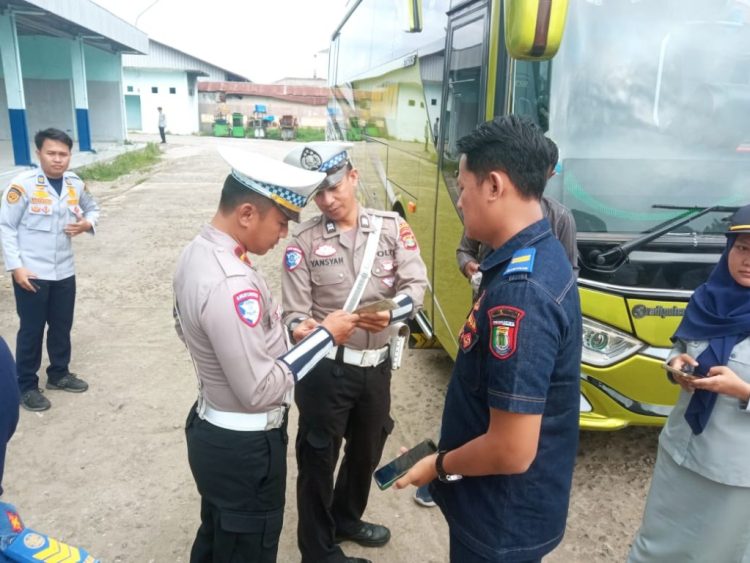Polres Pringsewu Gelar Ram Check Menyambut Libur Nataru di Terminal Gadingrejo