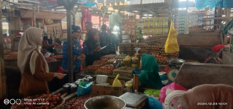 Tim Pengendali Inflasi Daerah Tanggamus Lakukan Sidak Pasar Jelang Nataru