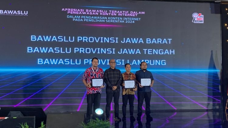 Bawaslu Lampung Sabet Penghargaan, Jadi Juara Pengawasan Medsos di Pemilu 2024