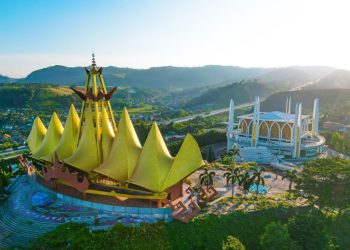 Sambut Tahun Baru 2025, ASDP Gelar Perayaan Spektakuler di Siger Park Bakauheni